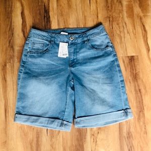 Anko denim light wash woman’s bermuda shorts